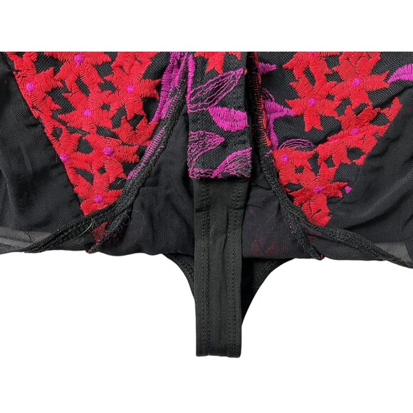 Guess Black Embroidered Mesh Sleeveless V-Neck Thong Bodysuit Top  XS  Lace-Up - Picture 5 of 7